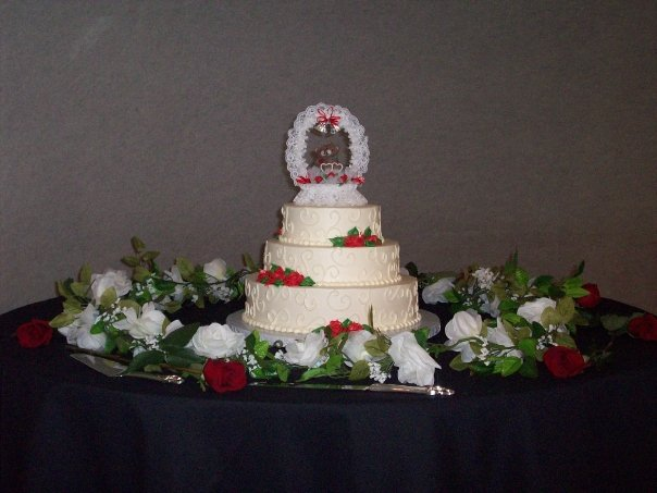 Our wedding planners can even assist with wedding cake decorations flowers